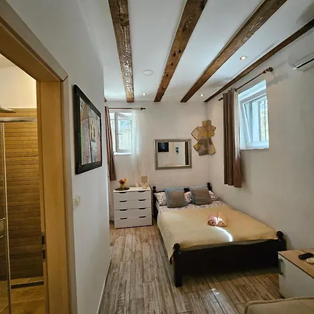 Pinel Center * Split